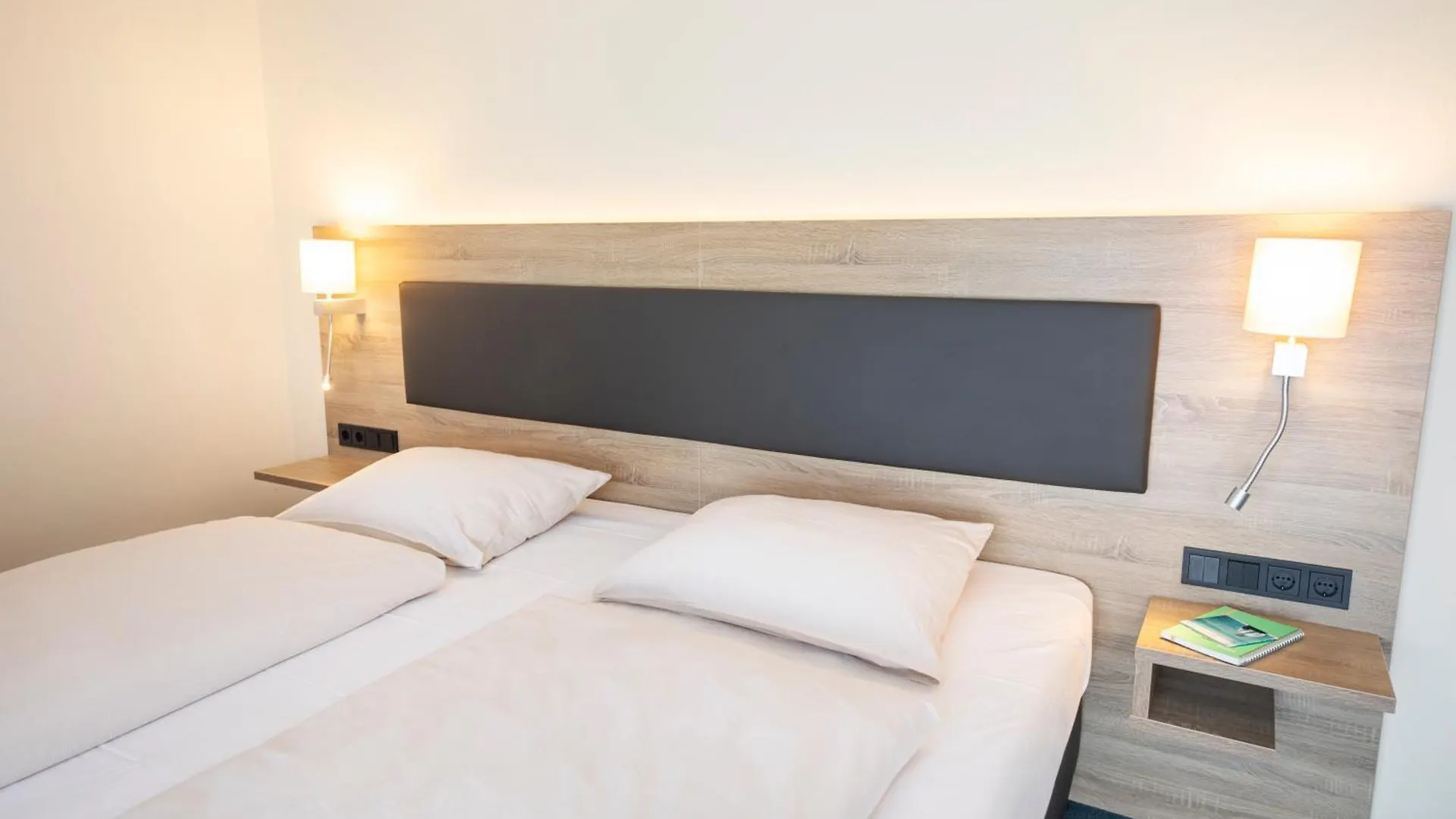 Roomingtons Hotel Lohr 3*,  Duitsland
